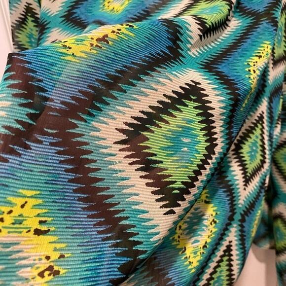 Show me your MuMu green modern print top blouse V neck long loose sleeves Med
C - Picture 6 of 7